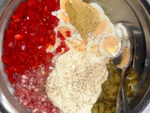 Rezept: Klassischer Eiersalat à la "Oòrndrasch" ( Rzpt. um 1976) Bild Nr. 7 Klassischer Eiersalat à la "Oòrndrasch" ( Rzpt. um 1976) - Rezept - Bild Nr. 7