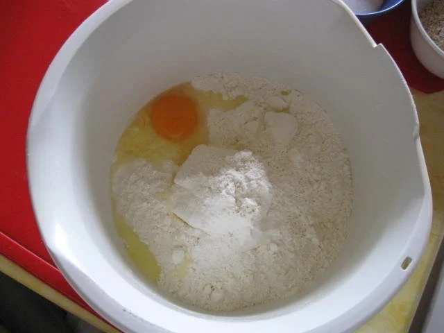 Käsekuchen mit Pflaumen und Streusel - Rezept - Bild Nr. 4