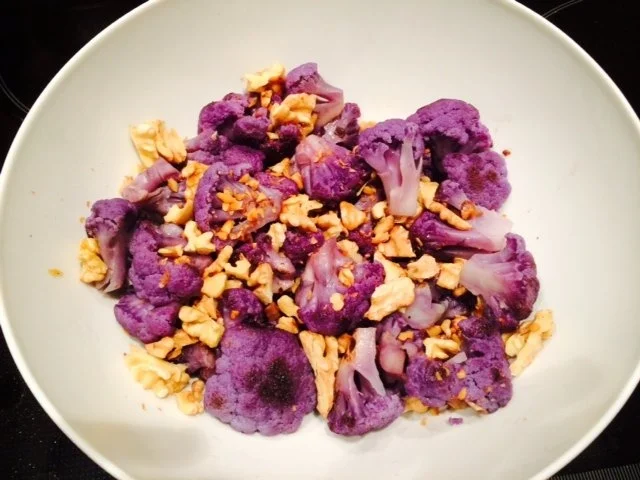 Rezept: Gerösteter Lila Blumenkohl mit Walnussfinish Bild Nr. 2 Gerösteter Lila Blumenkohl mit Walnussfinish - Rezept - Bild Nr. 2