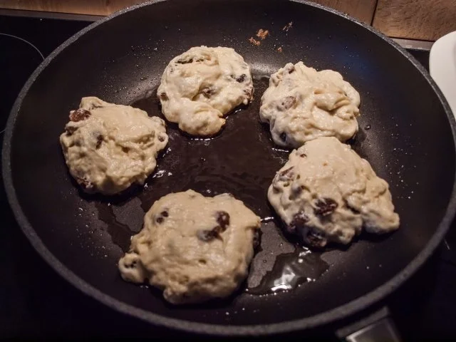 Rezept: Rosinenkleckse aus der Pfanne Bild Nr. 4 Rosinenkleckse aus der Pfanne - Rezept - Bild Nr. 4