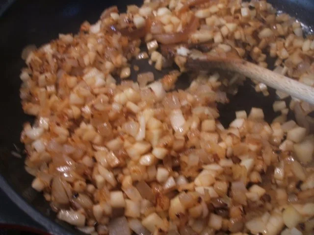 Rezept: Brotaufstrich: Verschärftes Apfelschmalz Bild Nr. 4 Brotaufstrich: Verschärftes Apfelschmalz - Rezept - Bild Nr. 4