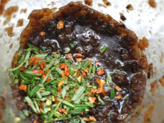 Rezept: Brotaufstrich: Verschärftes Apfelschmalz Bild Nr. 9 Brotaufstrich: Verschärftes Apfelschmalz - Rezept - Bild Nr. 9