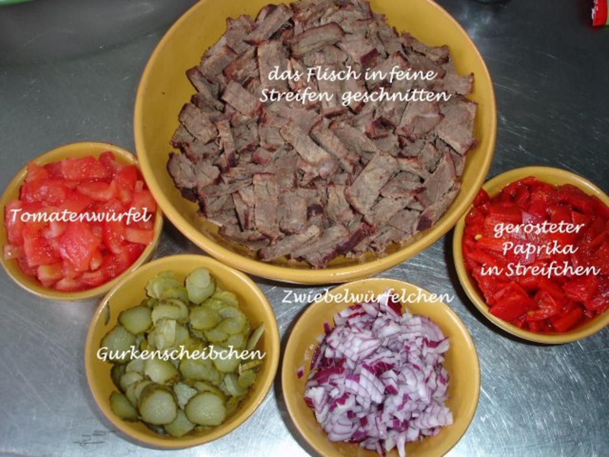 Rindfleischsalat vom geschmorten Rindfleisch - Rezept mit Bild - kochbar.de