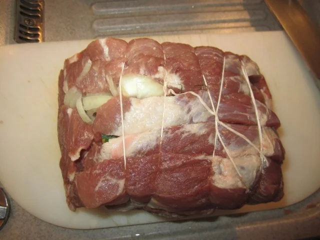 Rezept: Gefüllter Nackenbraten Bild Nr. 5 Gefüllter Nackenbraten - Rezept - Bild Nr. 5