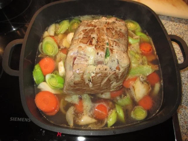 Rezept: Gefüllter Nackenbraten Bild Nr. 9 Gefüllter Nackenbraten - Rezept - Bild Nr. 9