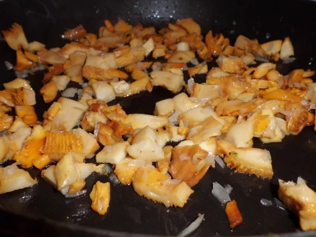 Rezept: Pfannengericht: Pfifferling-Tomaten-Pfanne Bild Nr. 3 Pfannengericht: Pfifferling-Tomaten-Pfanne - Rezept - Bild Nr. 3