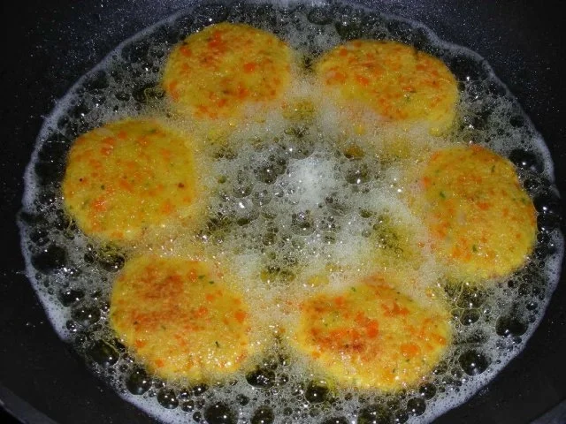 Rezept: Couscous Bratlinge mit Kräuter-Dip Bild Nr. 10 Couscous Bratlinge mit Kräuter-Dip - Rezept - Bild Nr. 10