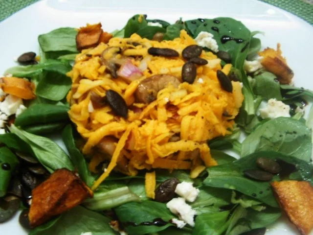 Rezept: Kürbis-Champignon-Apfel-Salat Bild Nr. 9 Kürbis-Champignon-Apfel-Salat - Rezept - Bild Nr. 9