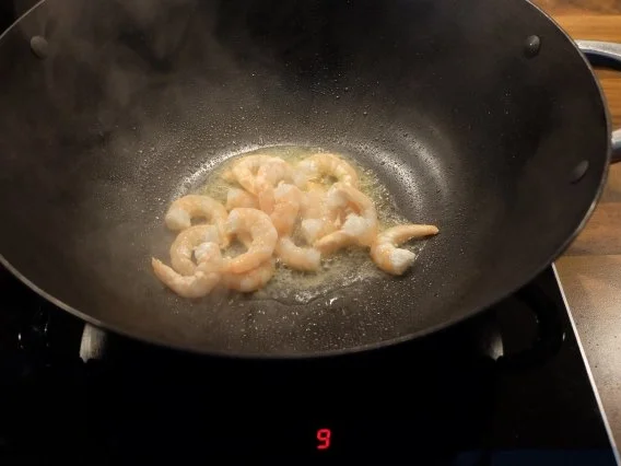 Garnelen Nudel Pfanne mit eingelegten Tomaten - Rezept - Bild Nr. 5