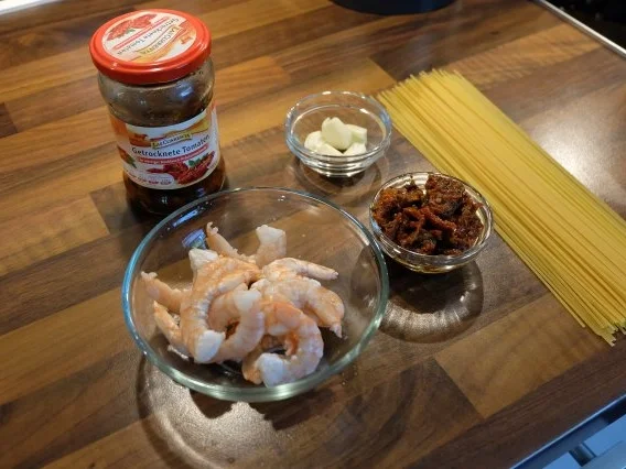 Garnelen Nudel Pfanne mit eingelegten Tomaten - Rezept - Bild Nr. 6