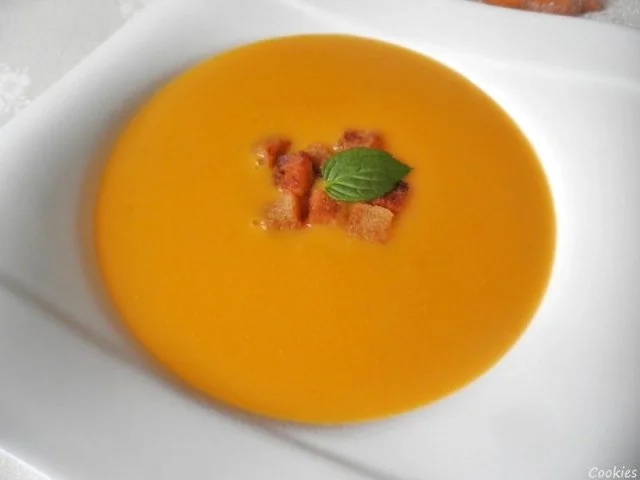 Apfel - Sanddorn - Suppe mit Zimt - Croutons ... - Rezept