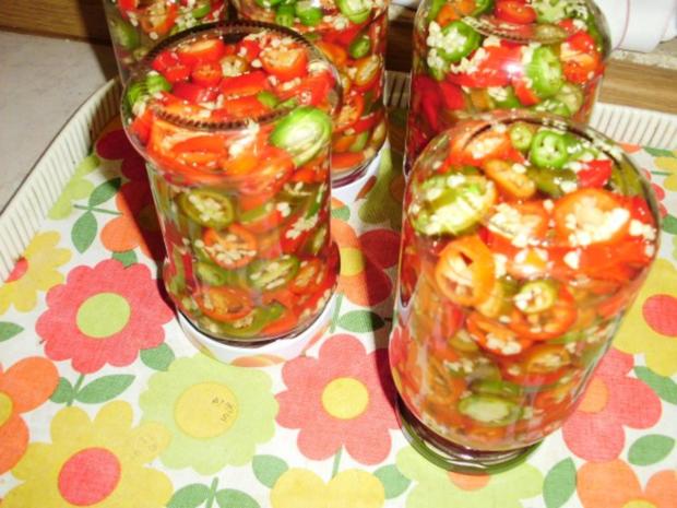 Eingelegte Peperoni