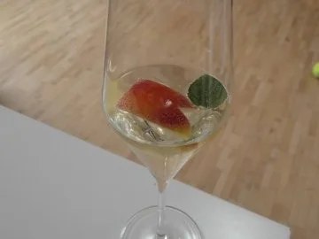 Rezept: Ein Stückchen Dom in herrlich leichtem Perlwein Ein Stückchen Dom in herrlich leichtem Perlwein - Rezept