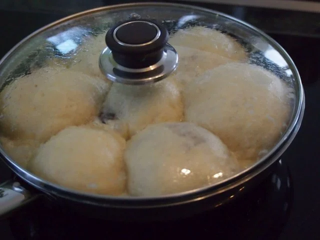 Germknödel mit Powidlfüllung - Rezept - Bild Nr. 3