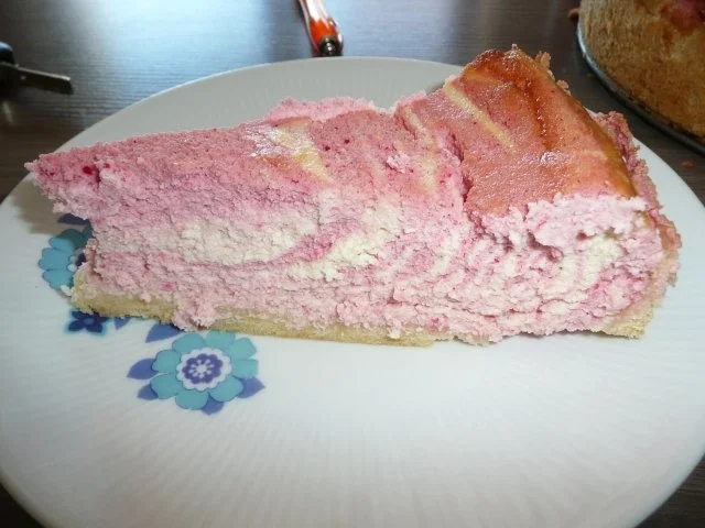Zebra - Quark - Torte mit einer zauberhaften Himbeernote ! - Rezept