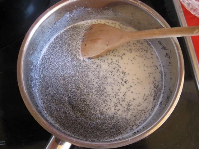 Rezept: Mohnkuchen mit Quark und Streusel Bild Nr. 6 Mohnkuchen mit Quark und Streusel - Rezept - Bild Nr. 6