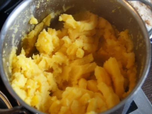 Rezept: Buletten mit Rahmchampignons und Kürbis-Kartoffelstampf Bild Nr. 11 Buletten mit Rahmchampignons und Kürbis-Kartoffelstampf - Rezept - Bild Nr. 11