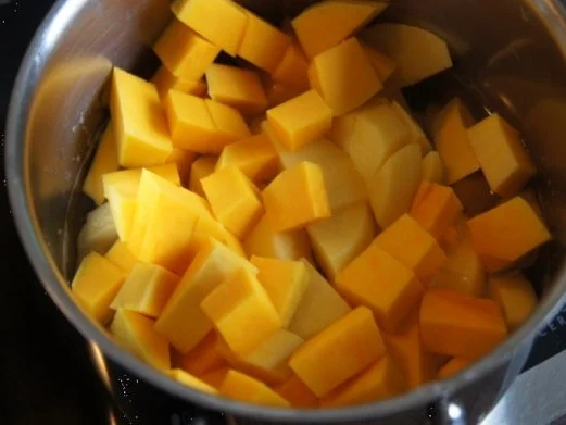 Rezept: Buletten mit Rahmchampignons und Kürbis-Kartoffelstampf Bild Nr. 9 Buletten mit Rahmchampignons und Kürbis-Kartoffelstampf - Rezept - Bild Nr. 9