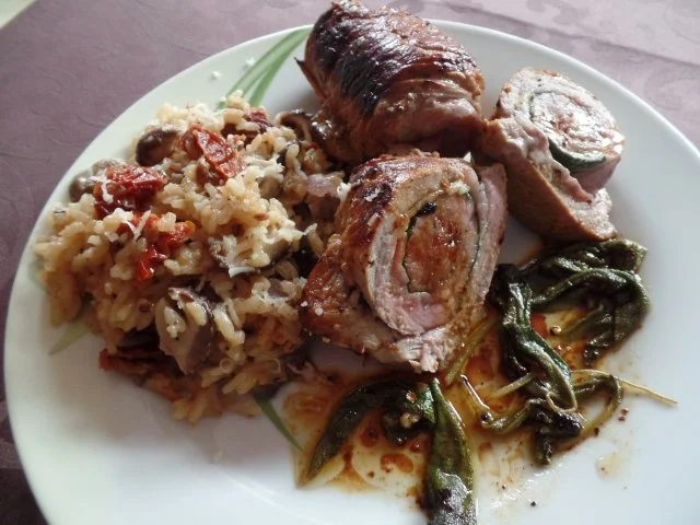 Rezept: Saltimbocca -Rouladen mit Steinpilzreis Saltimbocca -Rouladen mit Steinpilzreis - Rezept