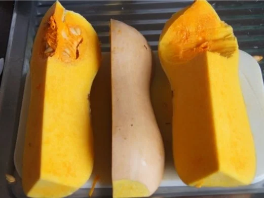 Rezept: Butternut-Kürbissuppe Bild Nr. 2 Butternut-Kürbissuppe - Rezept - Bild Nr. 2