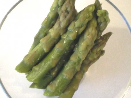 Spargel Salat mit Soja-Chili-Essig-Öl Dressing - Rezept - Bild Nr. 3