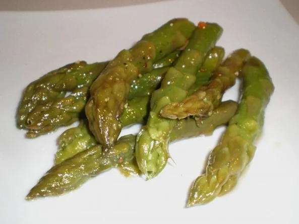 Spargel Salat mit Soja-Chili-Essig-Öl Dressing - Rezept - Bild Nr. 4