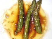 Spargel Salat mit Soja-Chili-Essig-Öl Dressing - Rezept