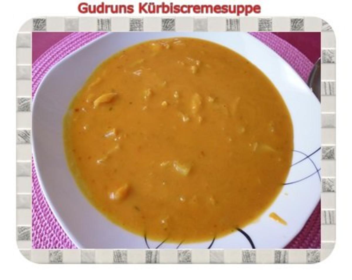 Suppe: Kürbiscremesuppe mit Spitzkohl - Rezept