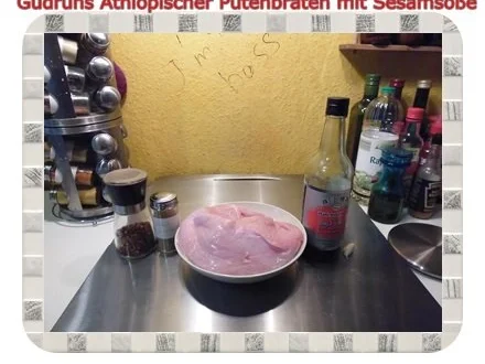 Geflügel: Äthiopischer Putenbraten mit Kartoffelspalten und Tomaten-Sesamsoße - Rezept - Bild Nr. 3