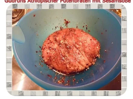 Geflügel: Äthiopischer Putenbraten mit Kartoffelspalten und Tomaten-Sesamsoße - Rezept - Bild Nr. 5