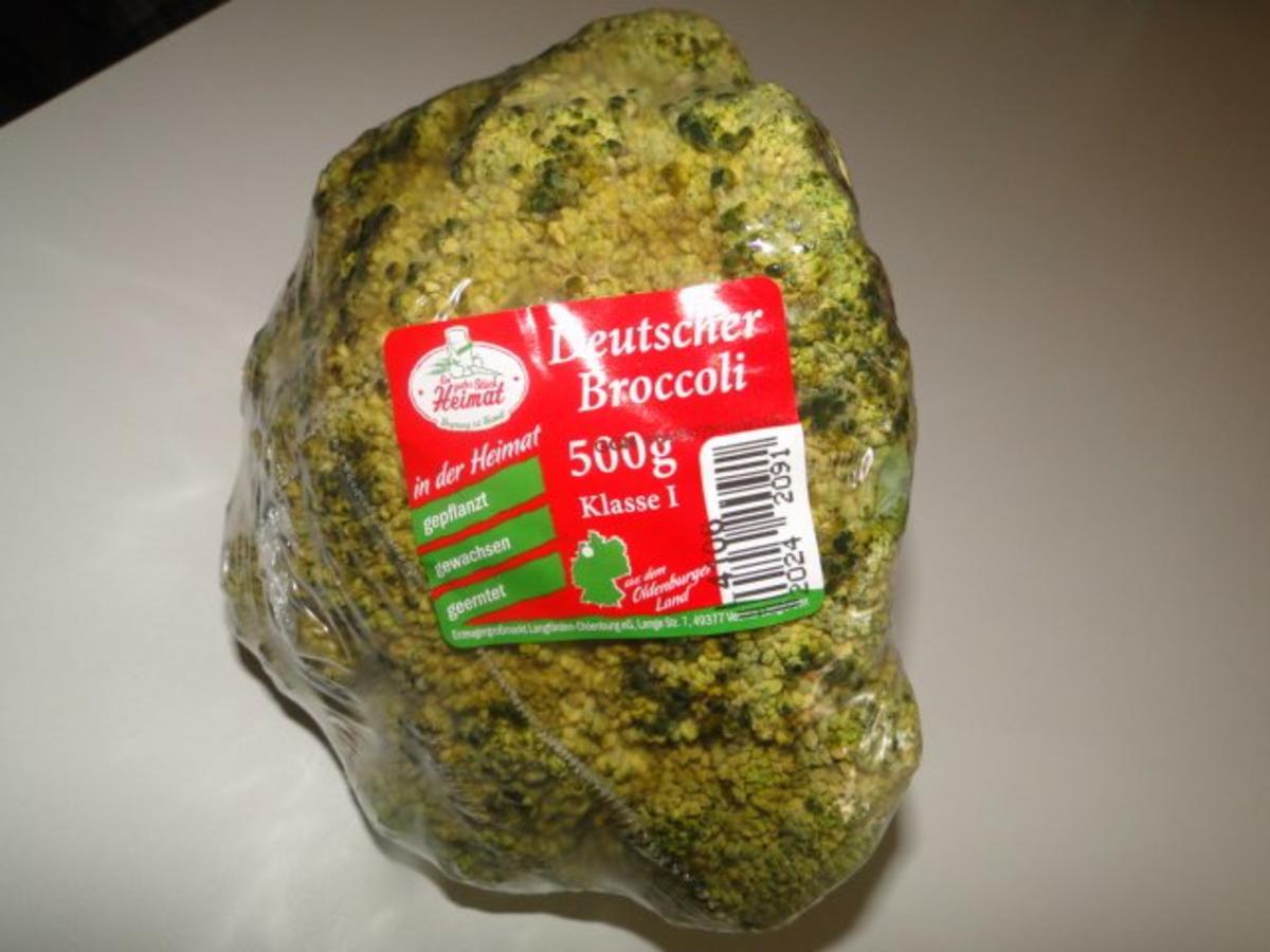 Krakauer mit Brokkoli und Kartoffeln, nicht Haute Cuisine, aber lecker ...
