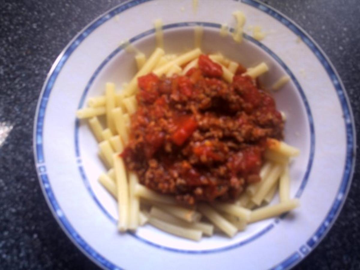 Bolognese Soße aus Soja Hackli - einfach - 270 kcal/100g