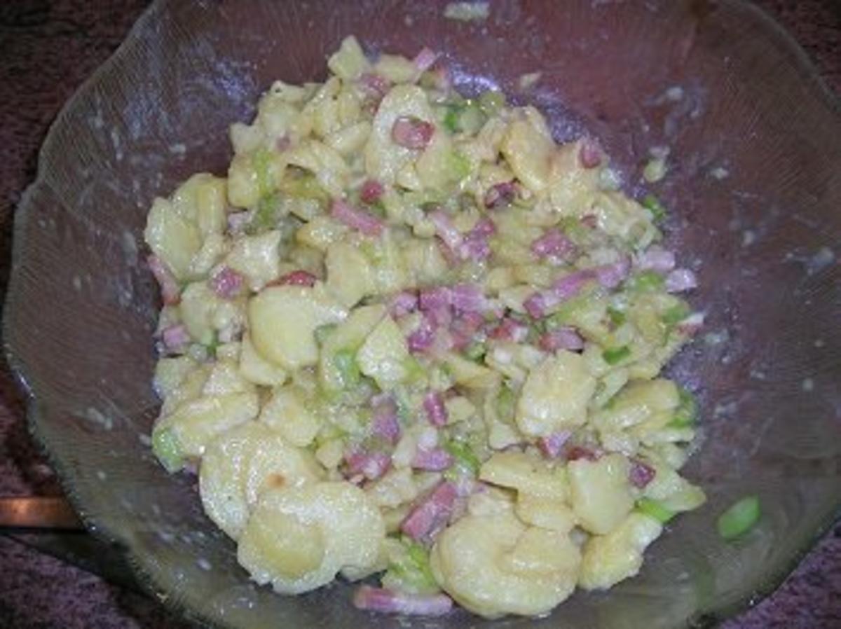 Warmer Kartoffelsalat mit Speck sehr lecker zu Bratfisch hier: Schellfischfilet - Rezept