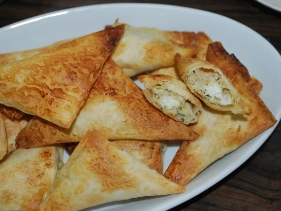 Tiropitákia - Griechische Käsedreiecke - Rezept - Bild Nr. 4