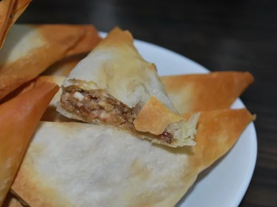 Filo-Dreiecke mit Feta-Feigen-Füllung - Rezept - Bild Nr. 7