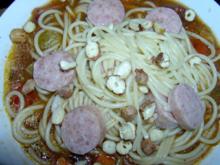 Spaghetti mit Chili-Zucchinisauce und Haselnüssen - Rezept