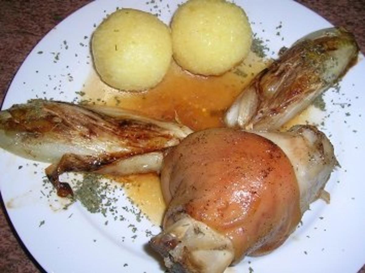 Bilder für Haxen vom Spanferkel mit geschmortem Chicorée und Klössen - Rezept