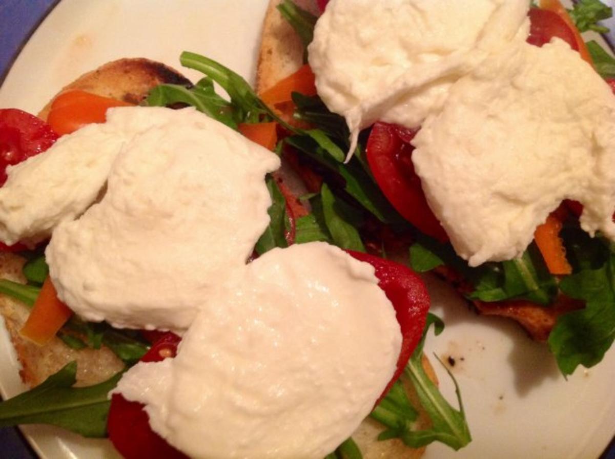 Crostini mit Tomaten und Mozzarella - Rezept - kochbar.de