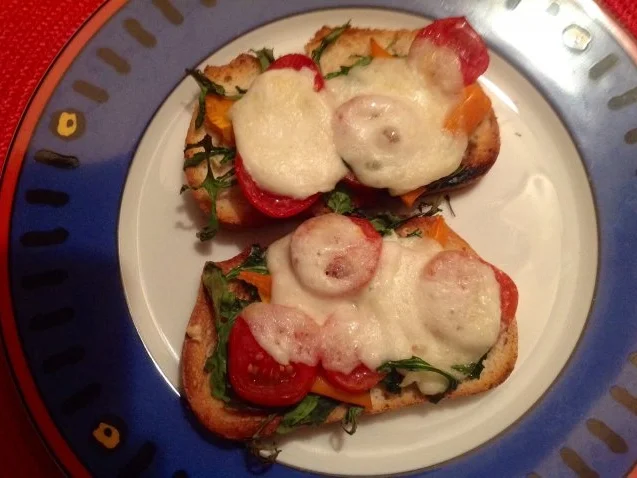 Crostini mit Tomaten und Mozzarella - Rezept - Bild Nr. 9