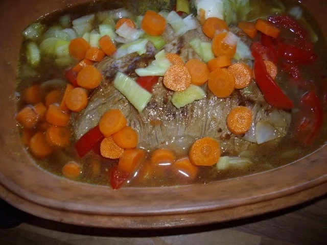 Rezept: rinderbraten im römertopf gegart Bild Nr. 7 rinderbraten im römertopf gegart - Rezept - Bild Nr. 7
