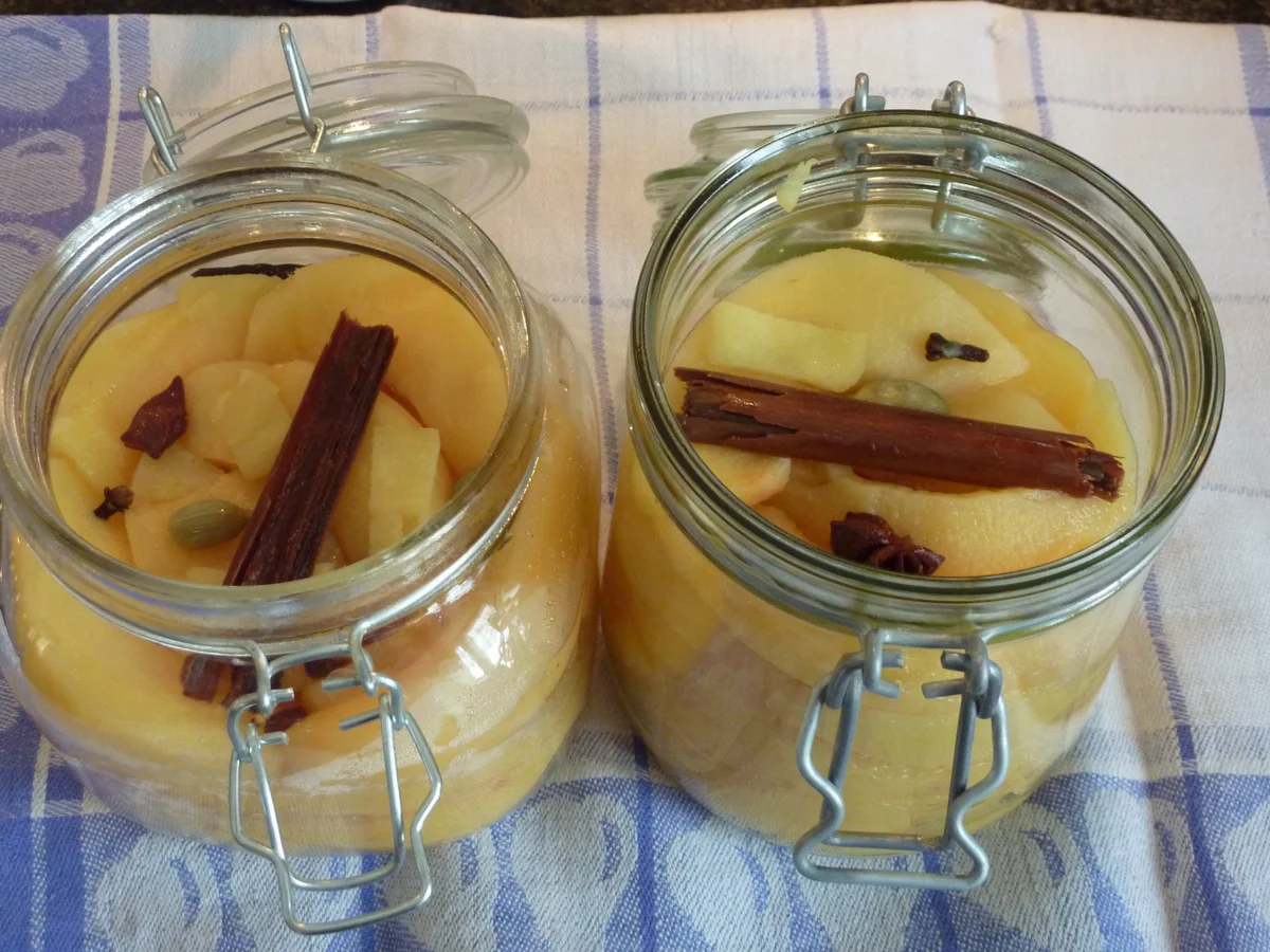 Rezept: QuittenKompott Bild Nr. 1833 QuittenKompott - Rezept - Bild Nr. 1833