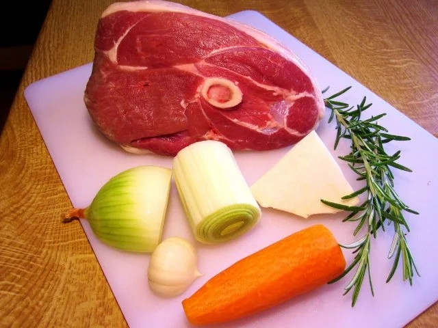 Rezept: Lammkeule ... ein Schmorbraten Lammkeule ... ein Schmorbraten - Rezept