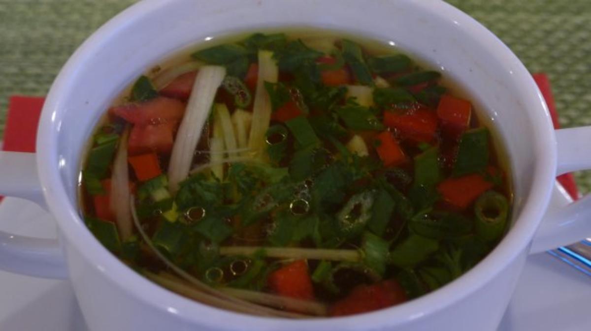 Bilder für Gemüsesuppe aus der Tasse - Rezept