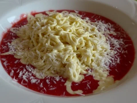 Rezept: Spaghetti - Eis von Budwig - Quark auf Obstmus Spaghetti - Eis von Budwig - Quark auf Obstmus - Rezept