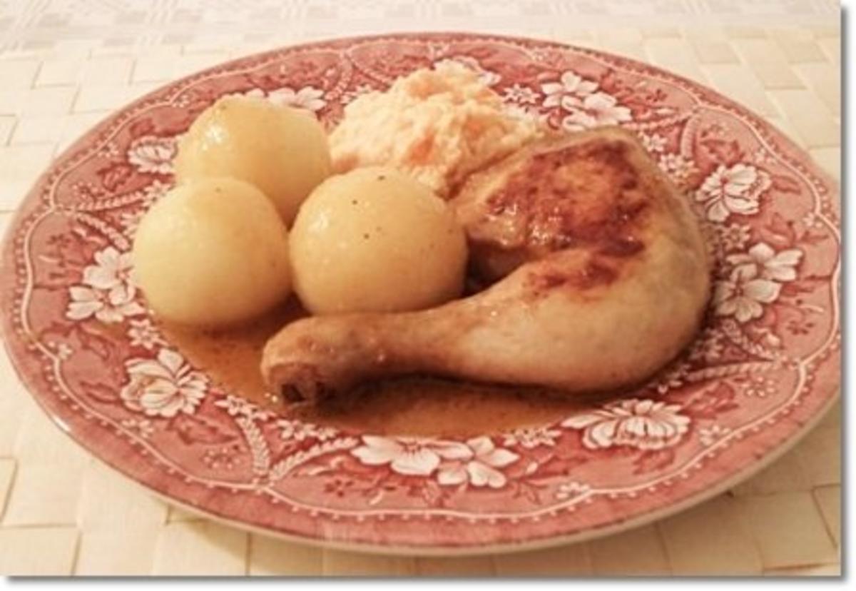 Hähnchenschenkel mit Kartoffelklöße und Selleriesalat dazu - Rezept - Bild Nr. 2