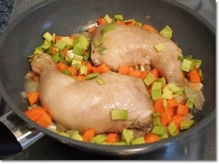 Hähnchenschenkel mit Kartoffelklöße und Selleriesalat dazu - Rezept - Bild Nr. 6