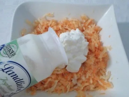 Hähnchenschenkel mit Kartoffelklöße und Selleriesalat dazu - Rezept - Bild Nr. 19