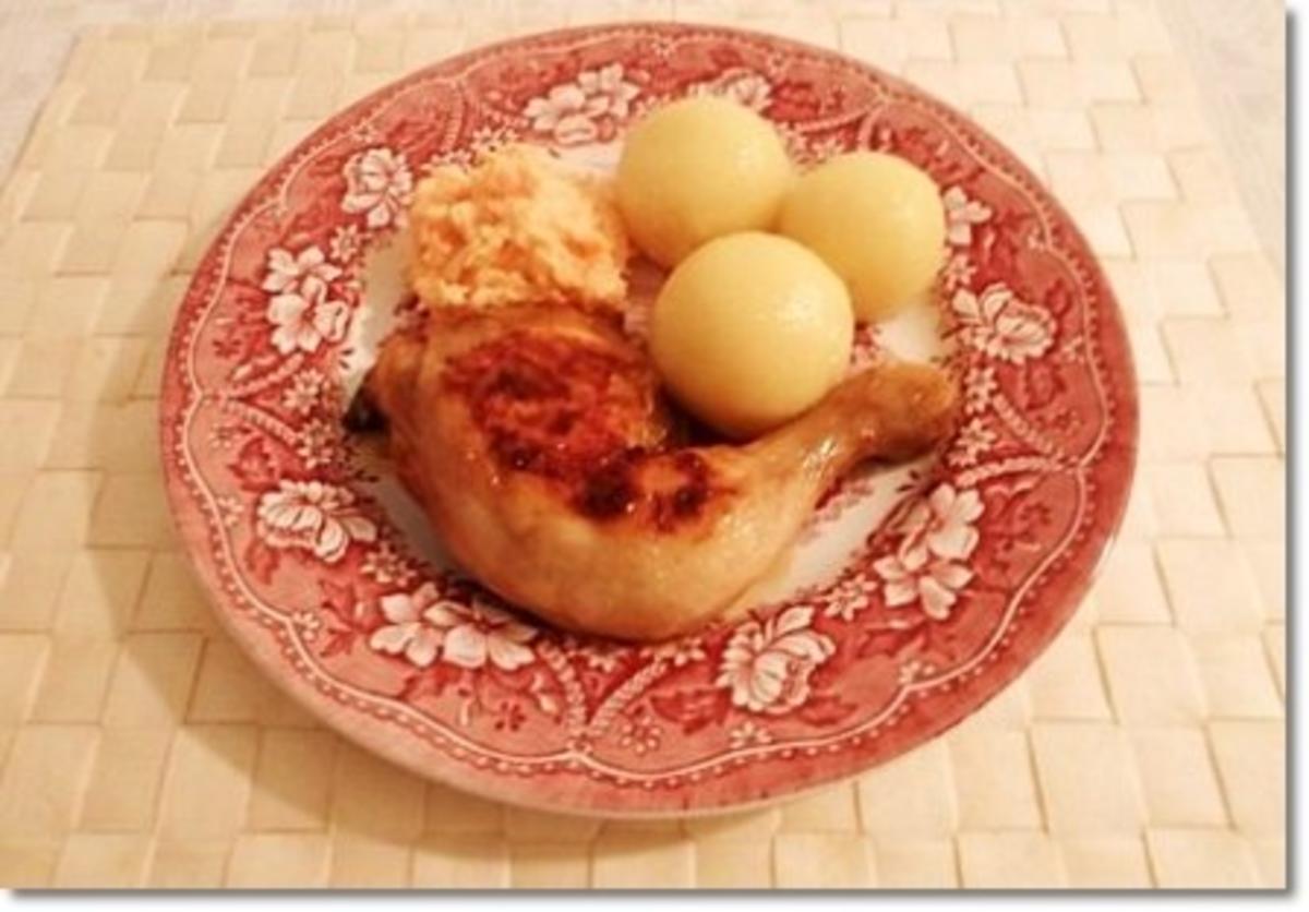 Hähnchenschenkel mit Kartoffelklöße und Selleriesalat dazu - Rezept - Bild Nr. 23