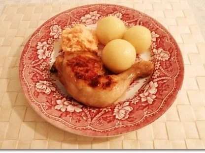 Hähnchenschenkel mit Kartoffelklöße und Selleriesalat dazu - Rezept - Bild Nr. 23