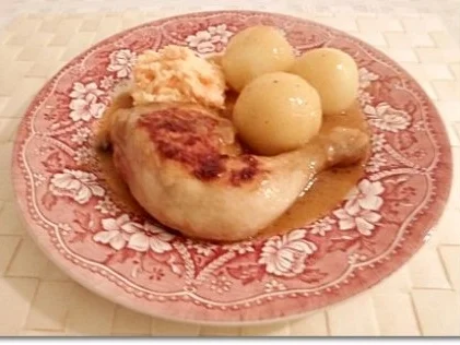 Hähnchenschenkel mit Kartoffelklöße und Selleriesalat dazu - Rezept - Bild Nr. 24